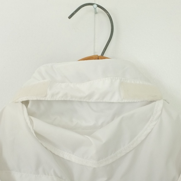 North Face Jacket | Womens White North Face Jacket - Picture 4 of 8